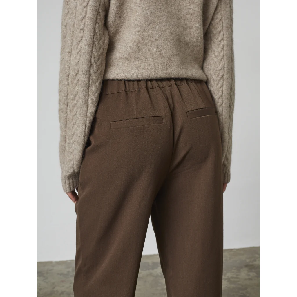 Mio - Dark Brown - Image 3